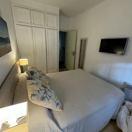 Bonita Casa Con Jardin En *