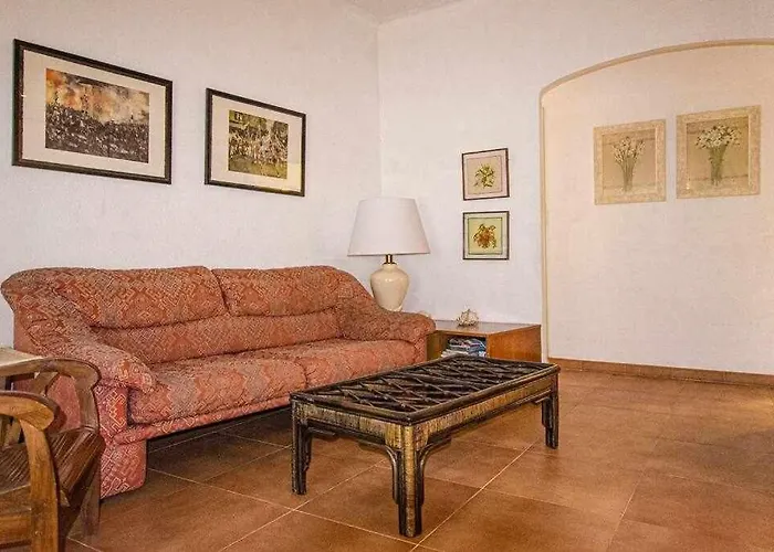 Bonita Casa Con Jardin En Feriehus